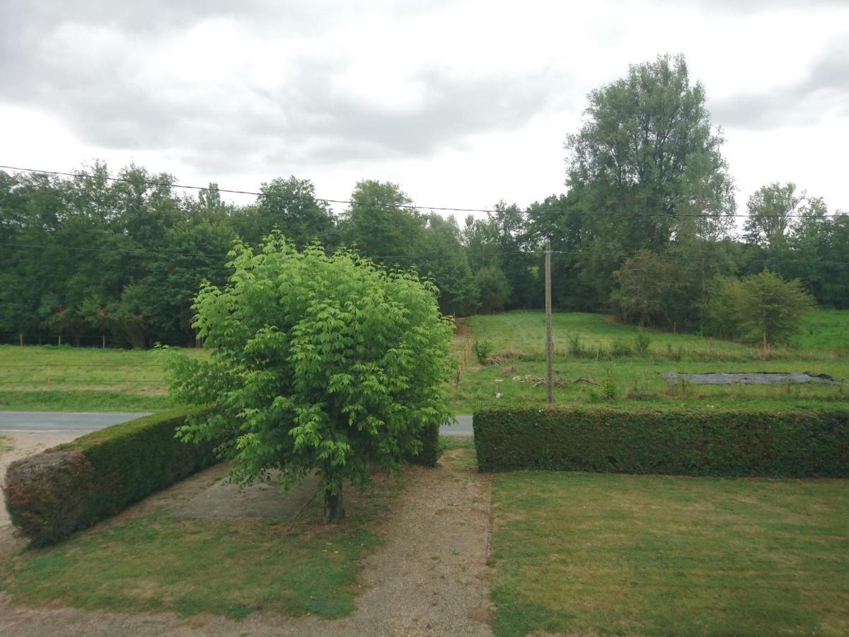 Location Meublee Au Milieu D'Un Ecrin De Verdure Aux Vieux Fours Noaillac Dış mekan fotoğraf